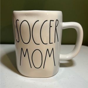 SOCCER MOM Rae Dunn coffee or tea mug.